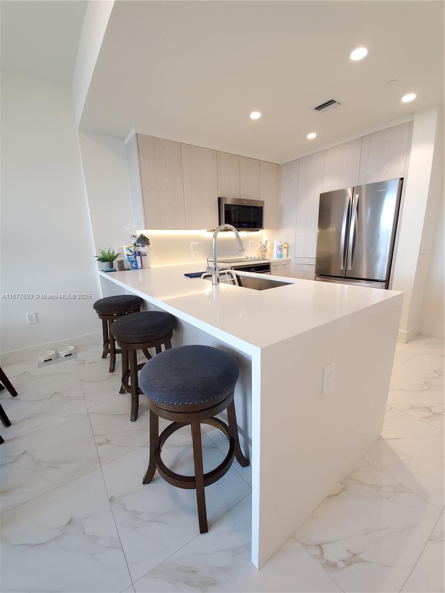 METROPICA NORTH TOWER ONE - Residential