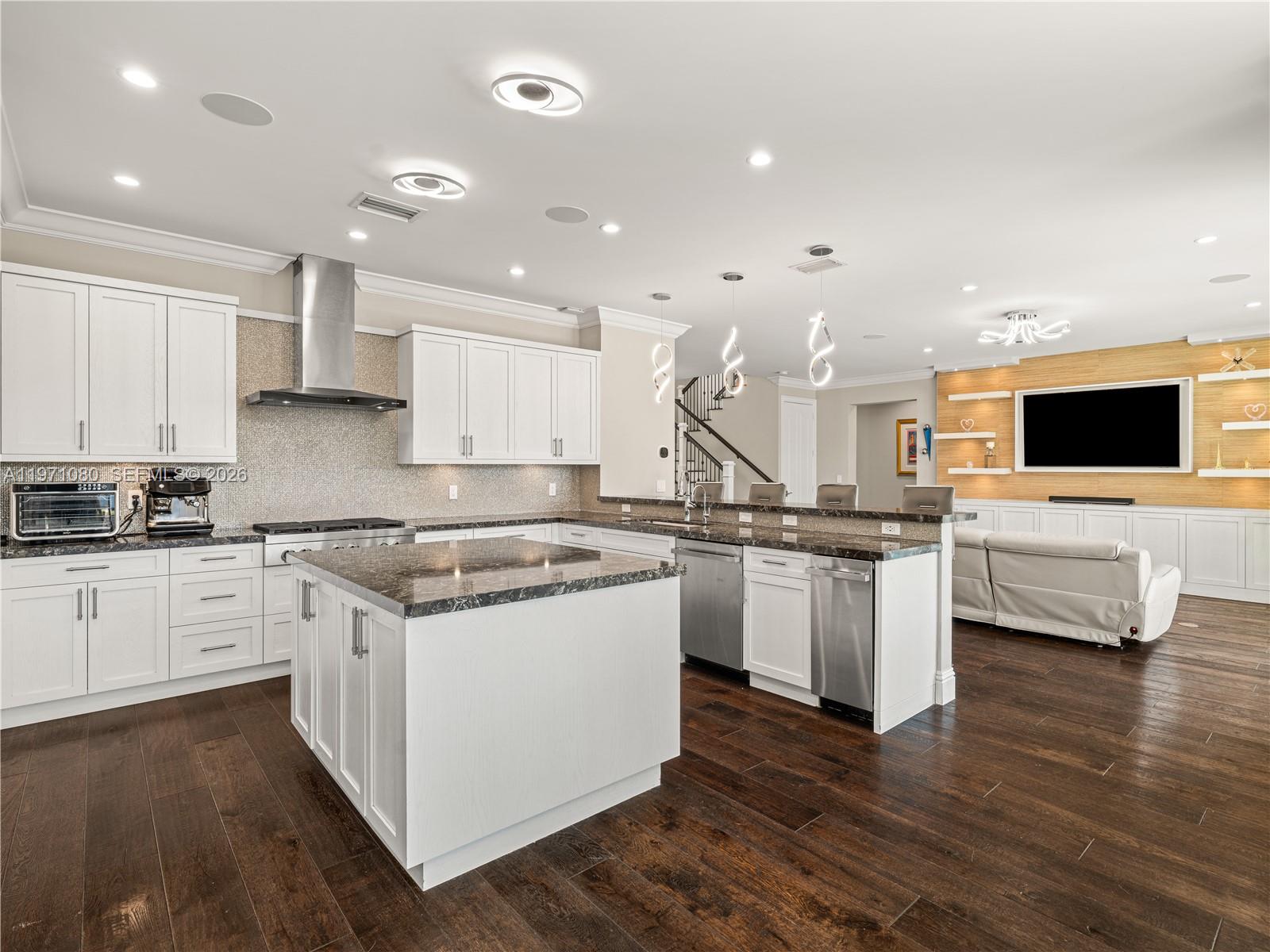 POMPANO ISLES SEC - Residential