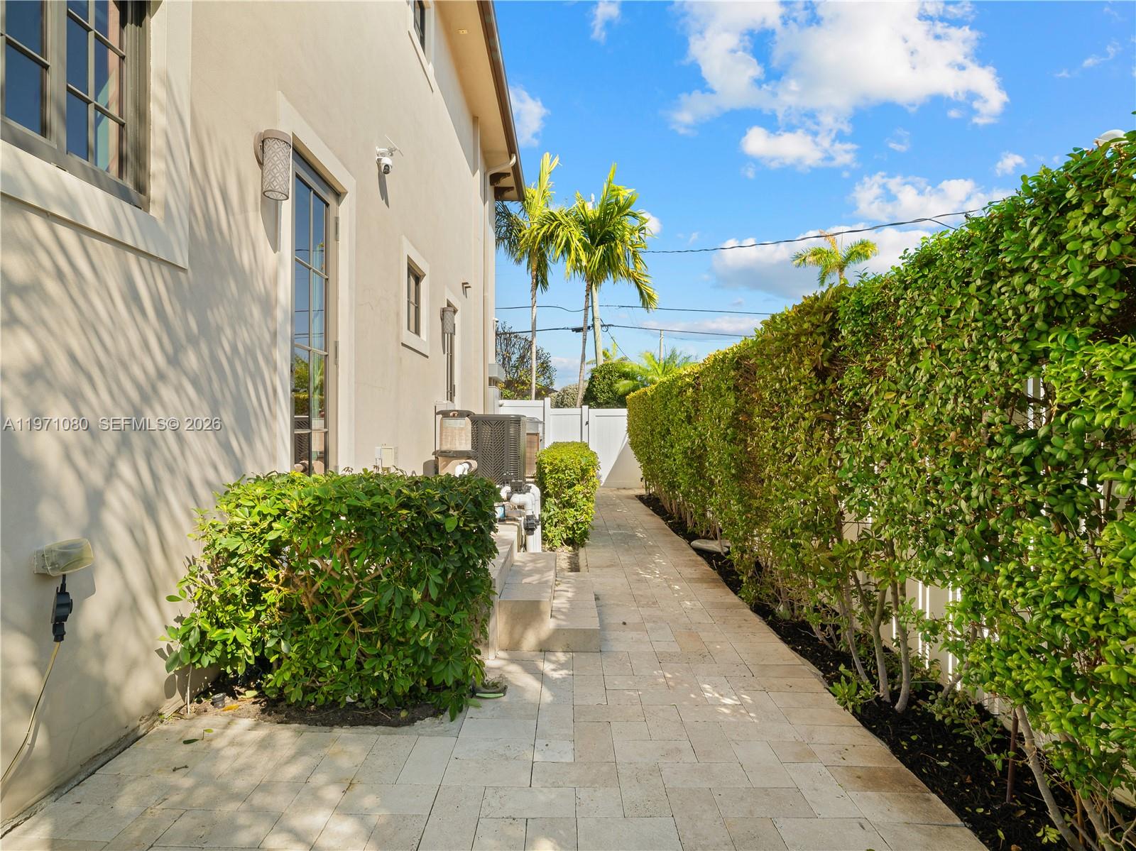 POMPANO ISLES SEC - Residential