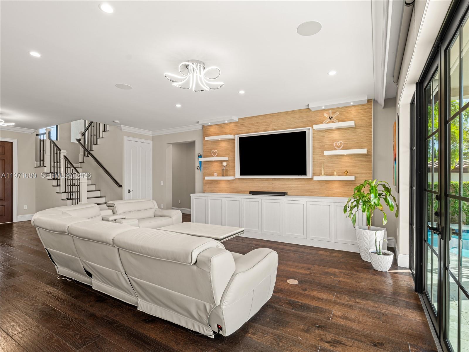 POMPANO ISLES SEC - Residential