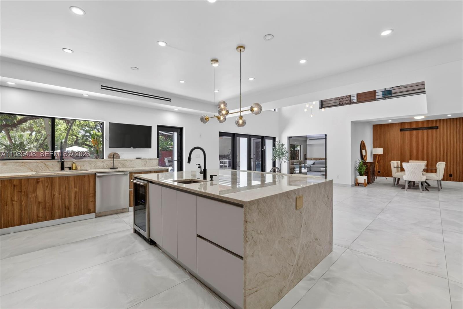 RIVERLAND MANORS - Residential Lease