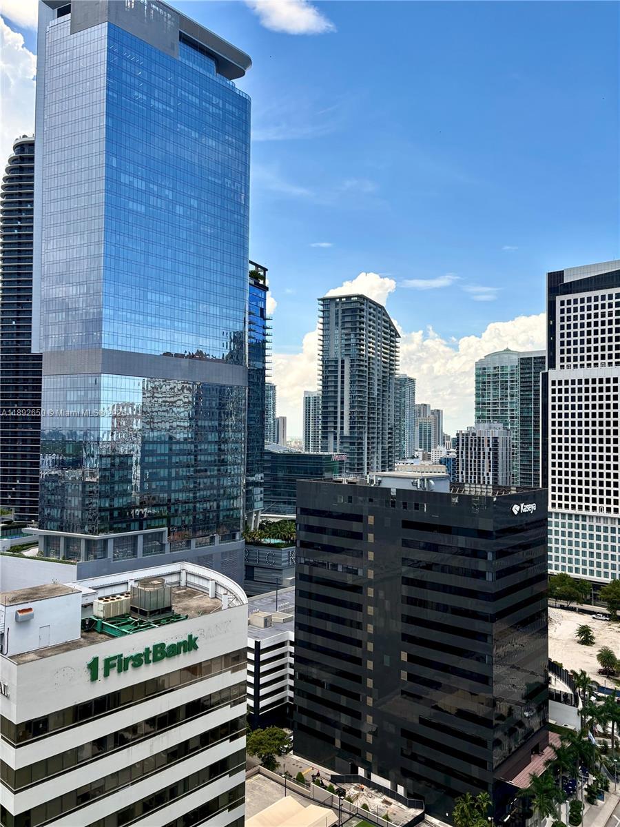 THE PLAZA ON BRICKELL - Residential Lease