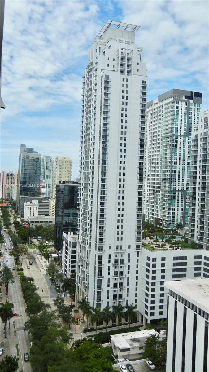 THE PLAZA ON BRICKELL - Residential Lease