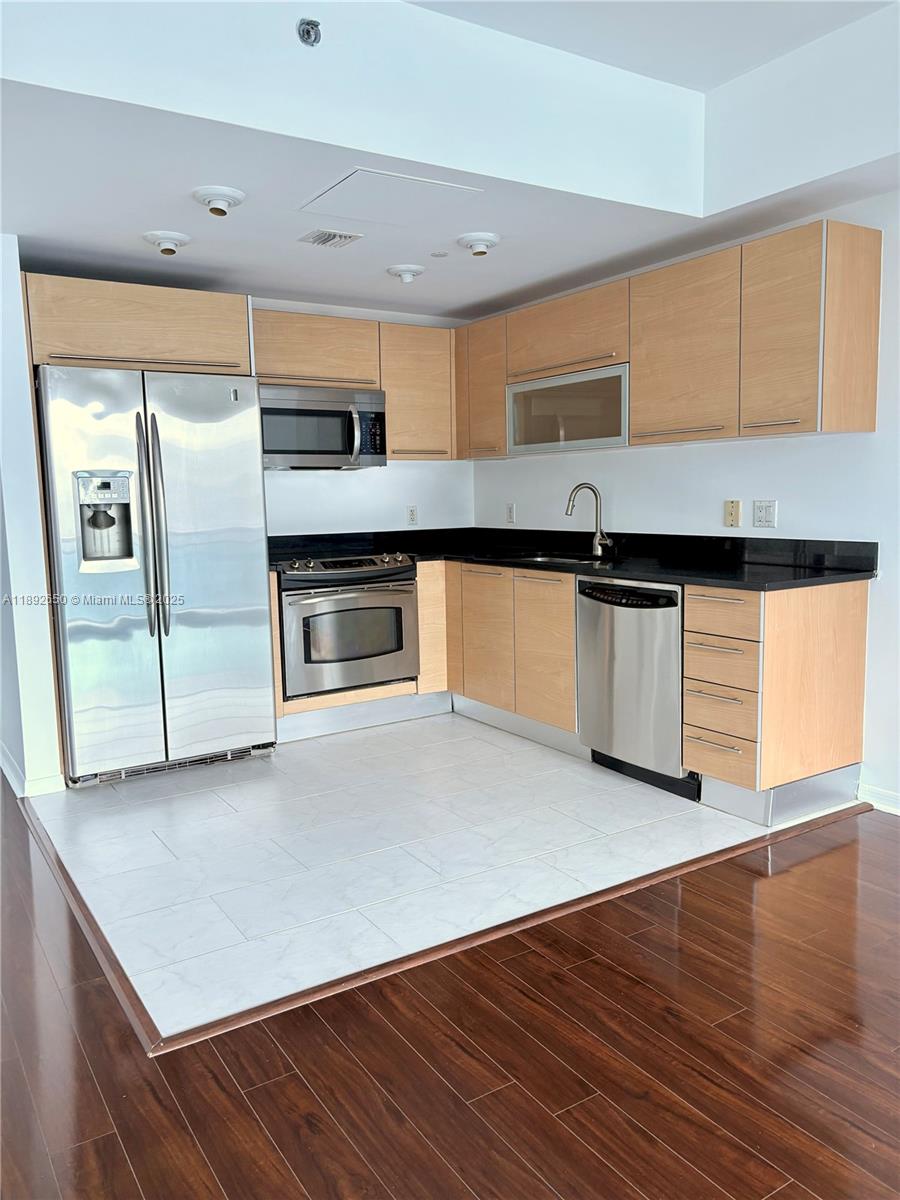 THE PLAZA ON BRICKELL - Residential Lease