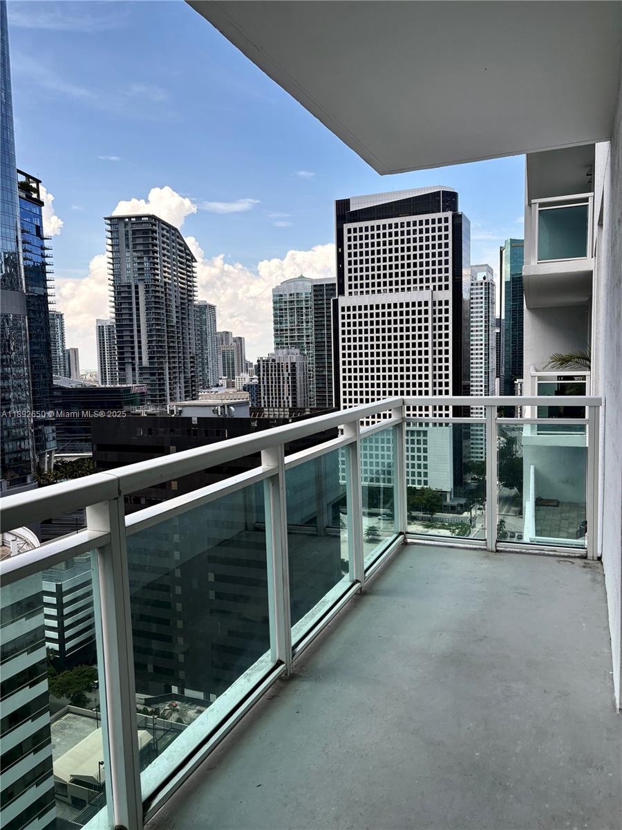 THE PLAZA ON BRICKELL - Residential Lease