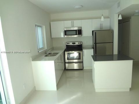 6891 Bay Dr 102 Miami Beach FL 33141