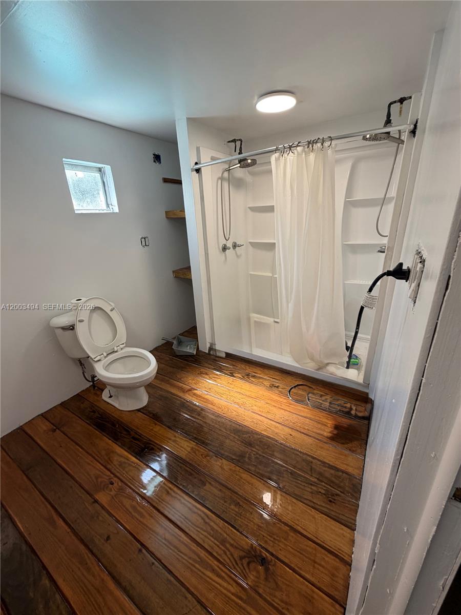 RAVENSWOOD ESTATES & MARI - Residential