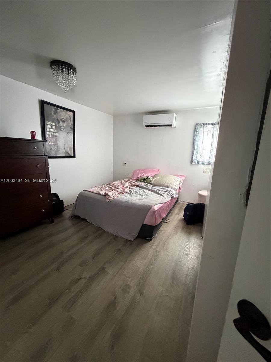 RAVENSWOOD ESTATES & MARI - Residential