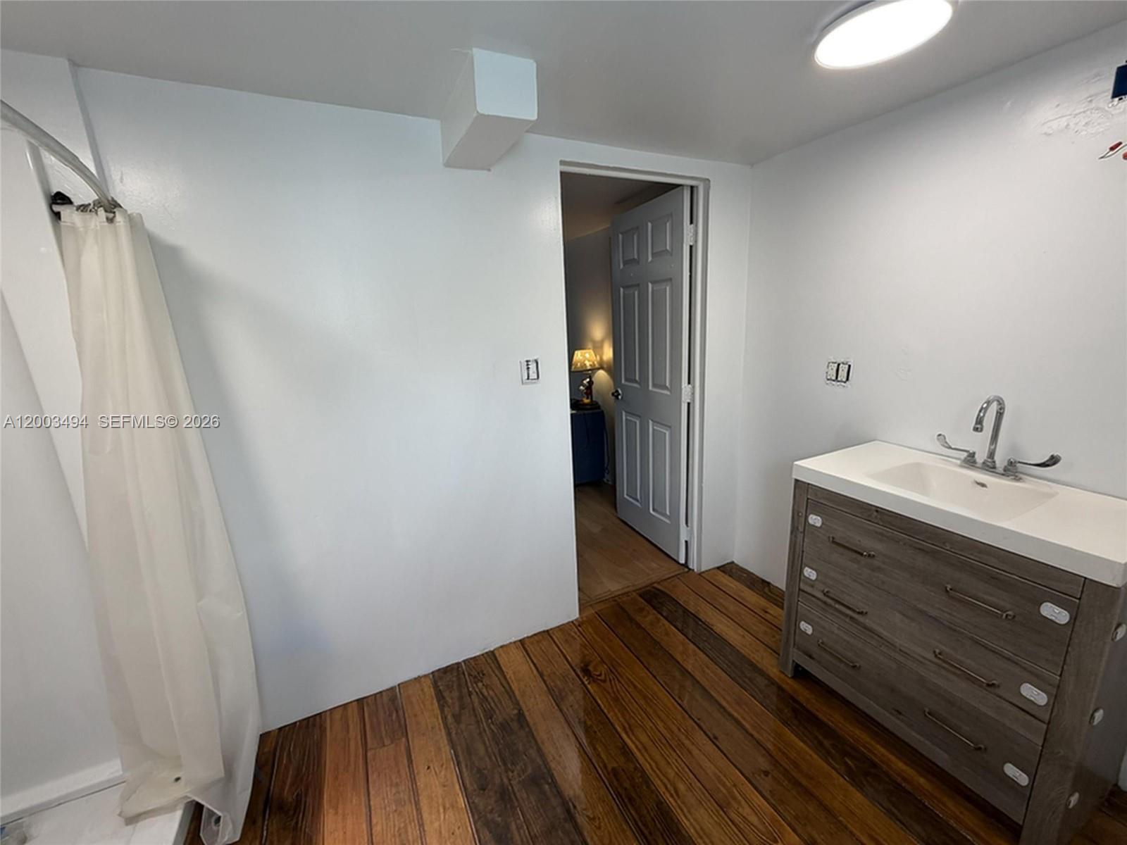 RAVENSWOOD ESTATES & MARI - Residential