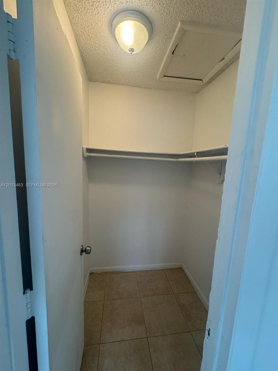 FT LAUDERDALE ESTATES - Residential Lease