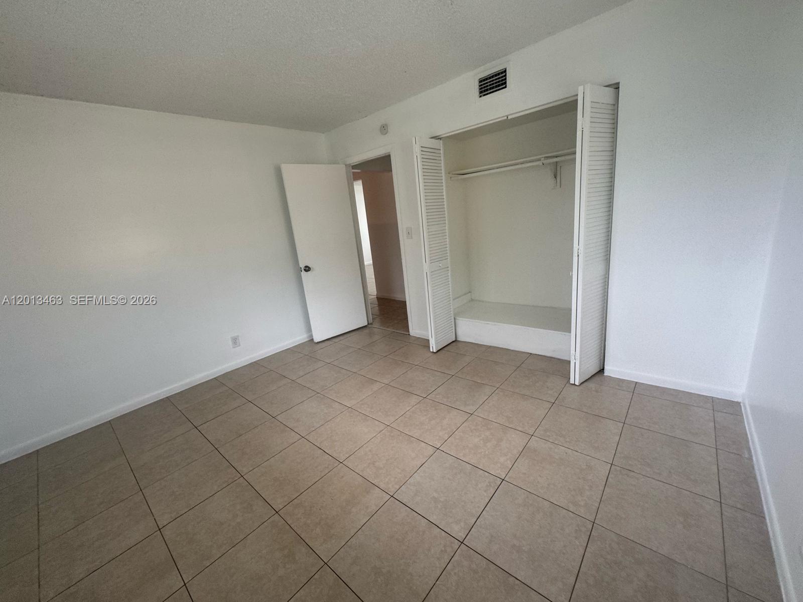 FT LAUDERDALE ESTATES - Residential Lease