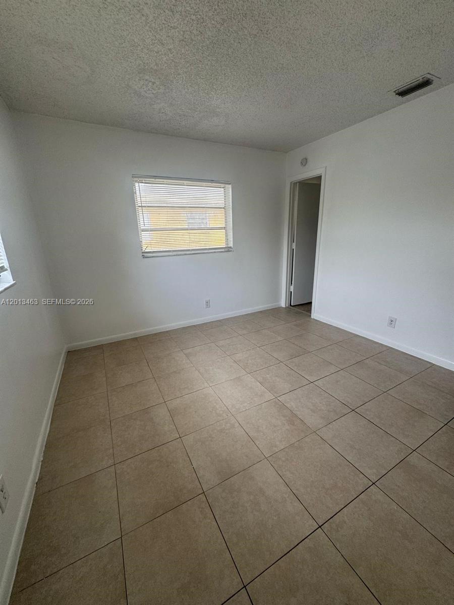 FT LAUDERDALE ESTATES - Residential Lease