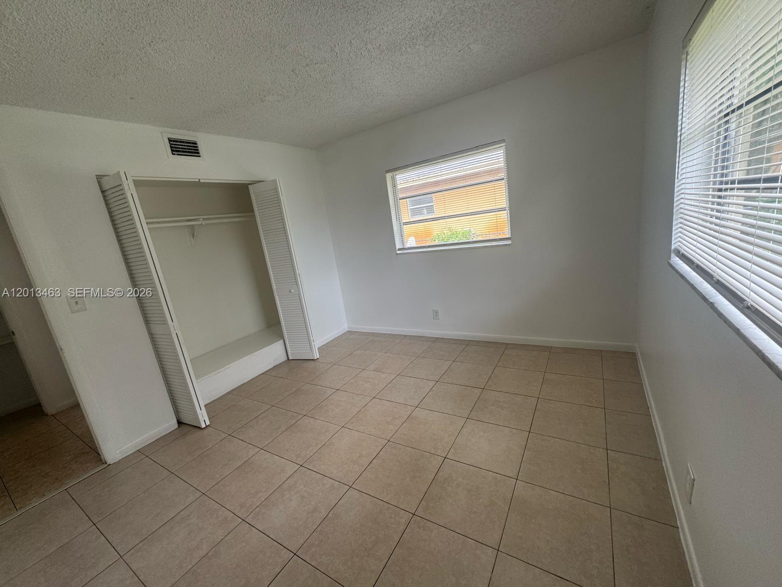FT LAUDERDALE ESTATES - Residential Lease