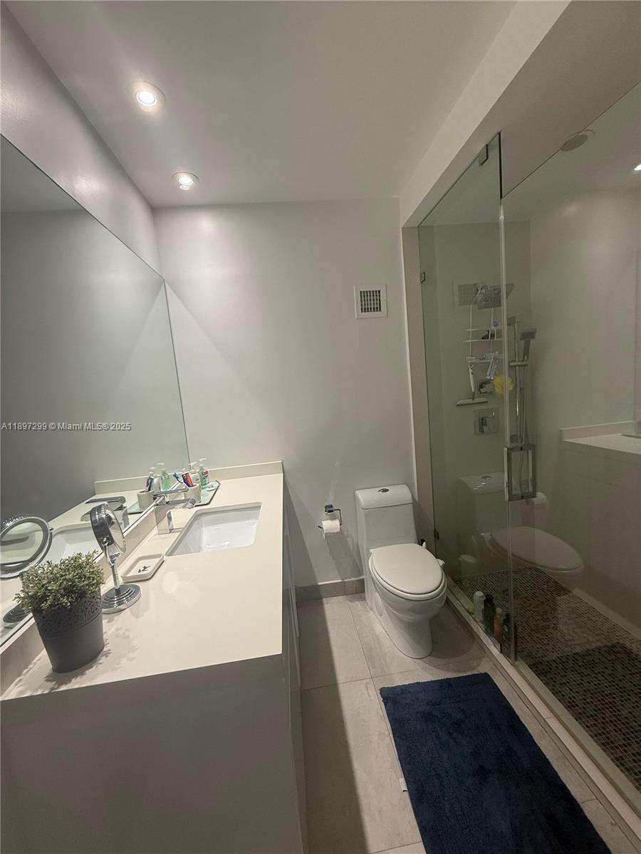 MIRADOR 1200 CONDO - Residential Lease