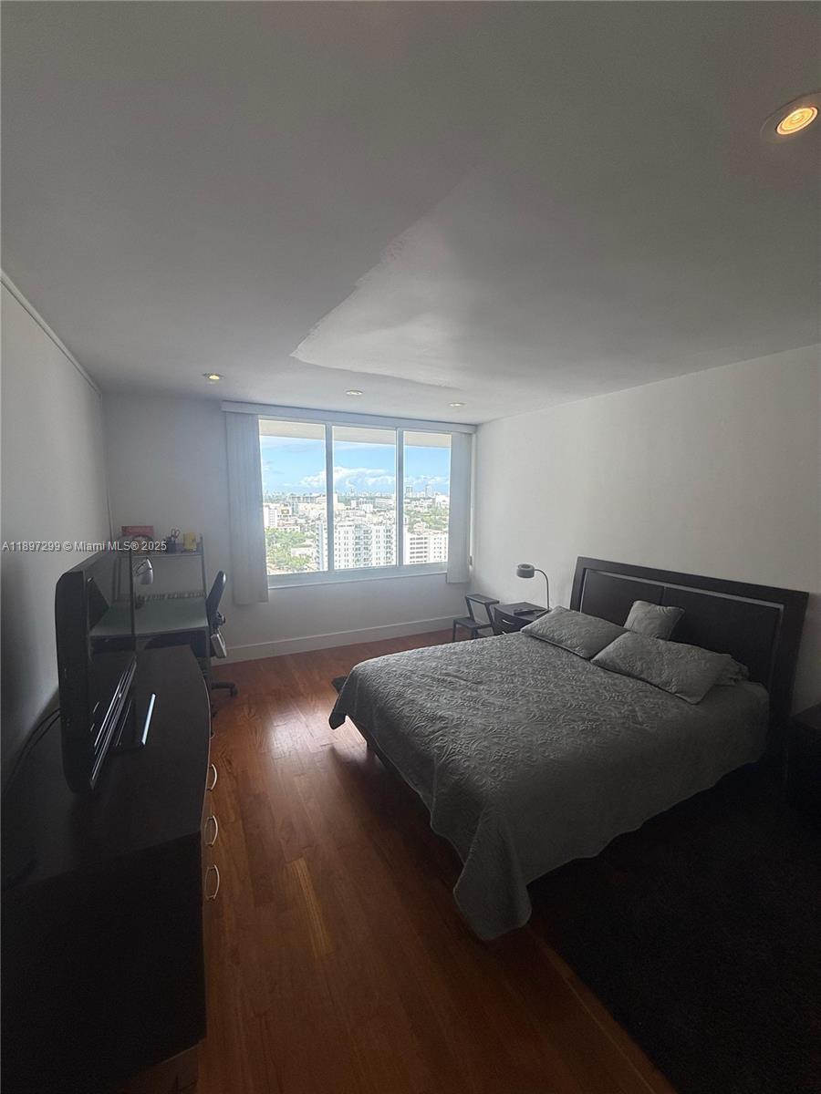 MIRADOR 1200 CONDO - Residential Lease