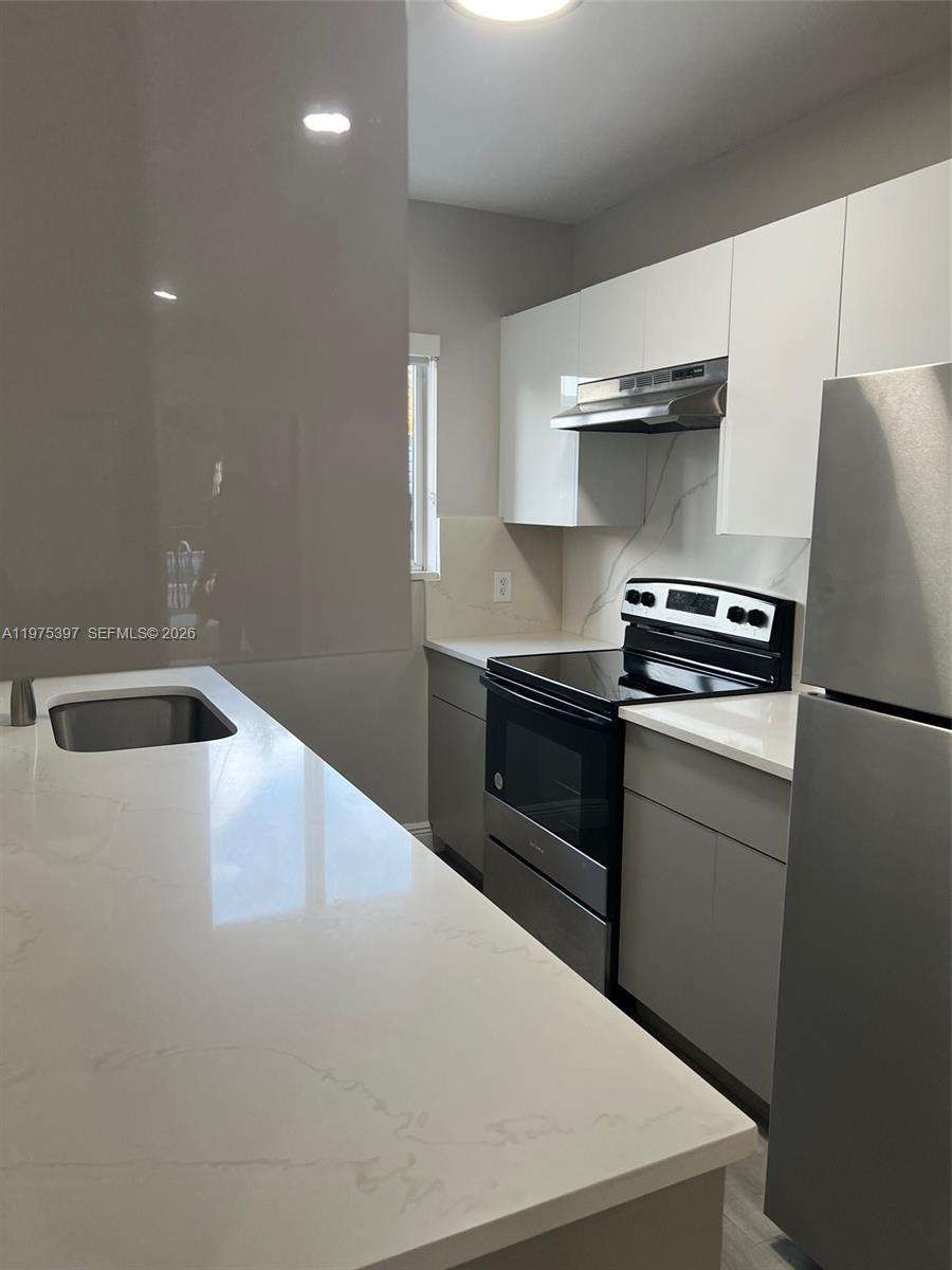 NORTH HOLLYWOOD - Residential Lease