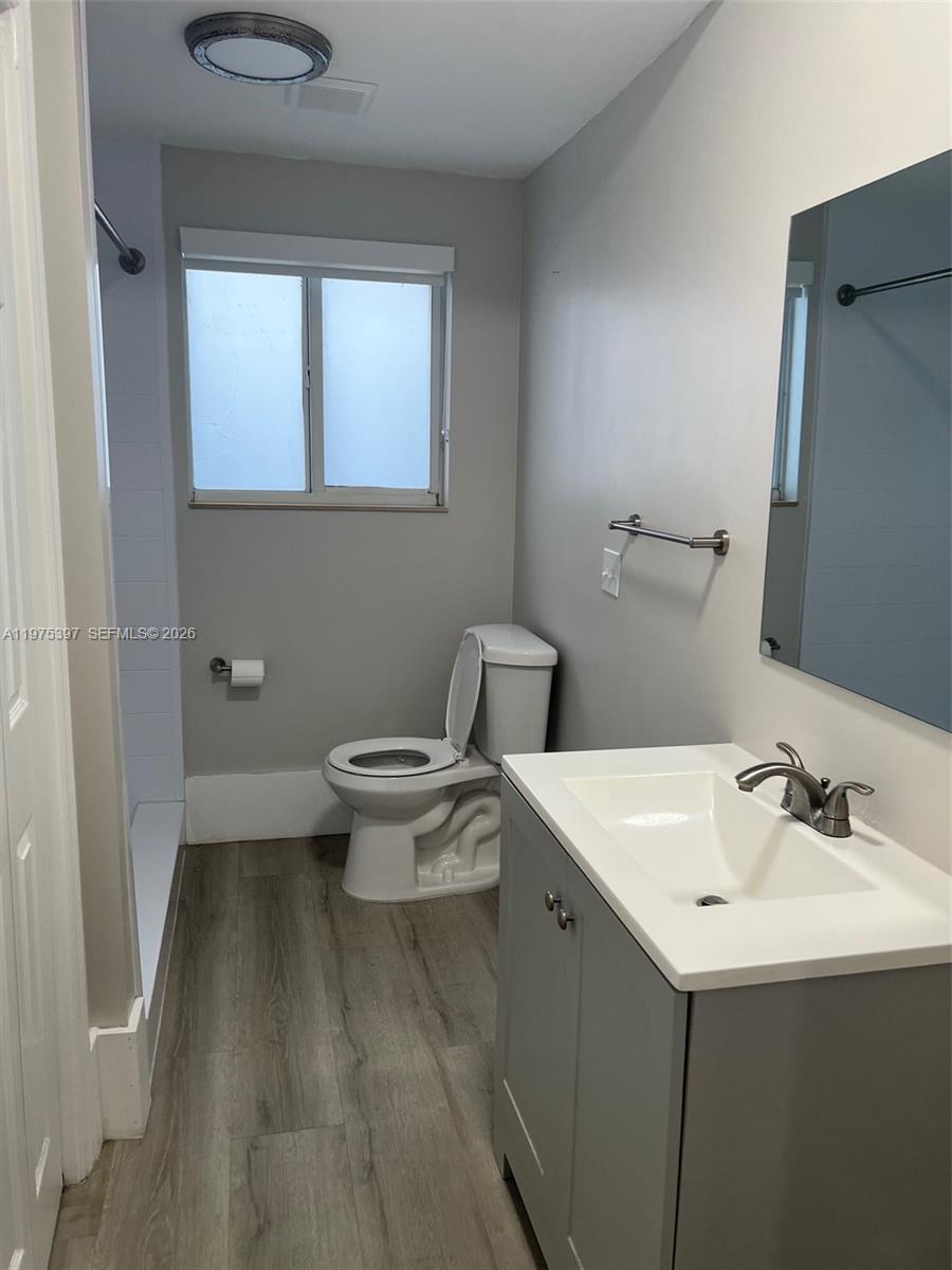 NORTH HOLLYWOOD - Residential Lease