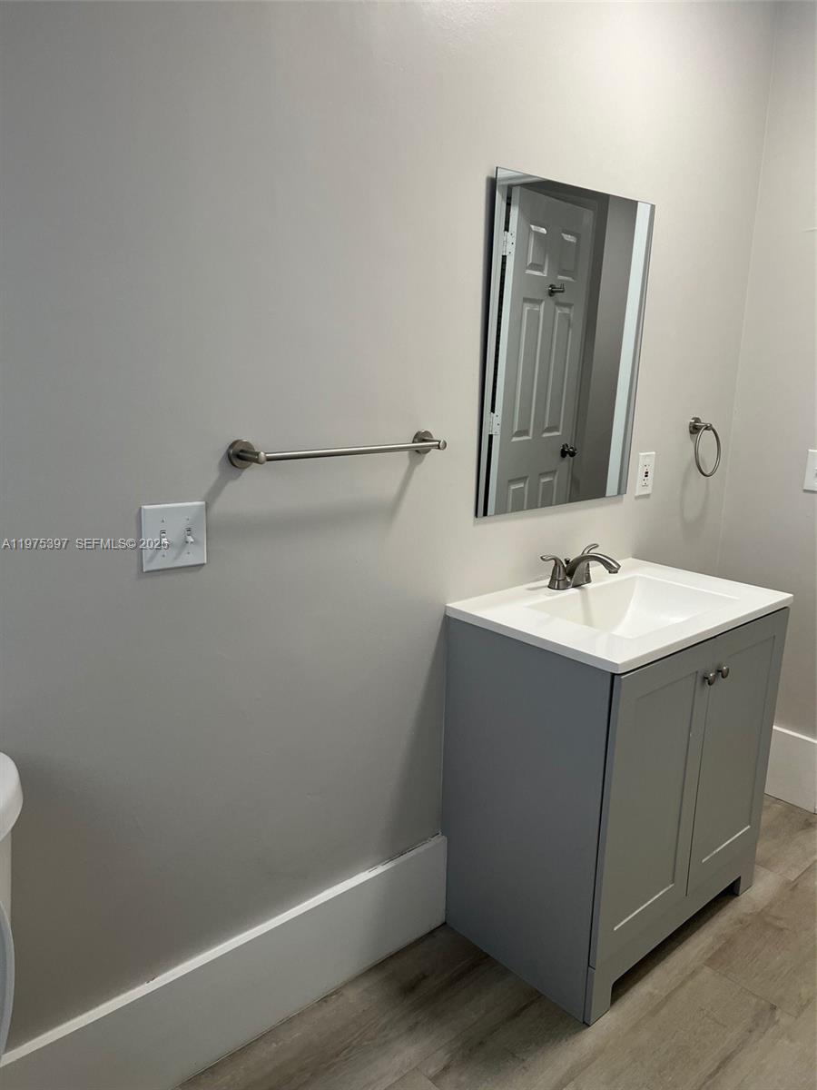 NORTH HOLLYWOOD - Residential Lease