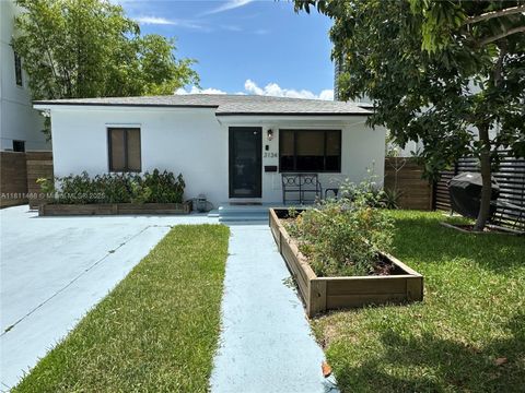 3134 Carter St Miami FL 33133