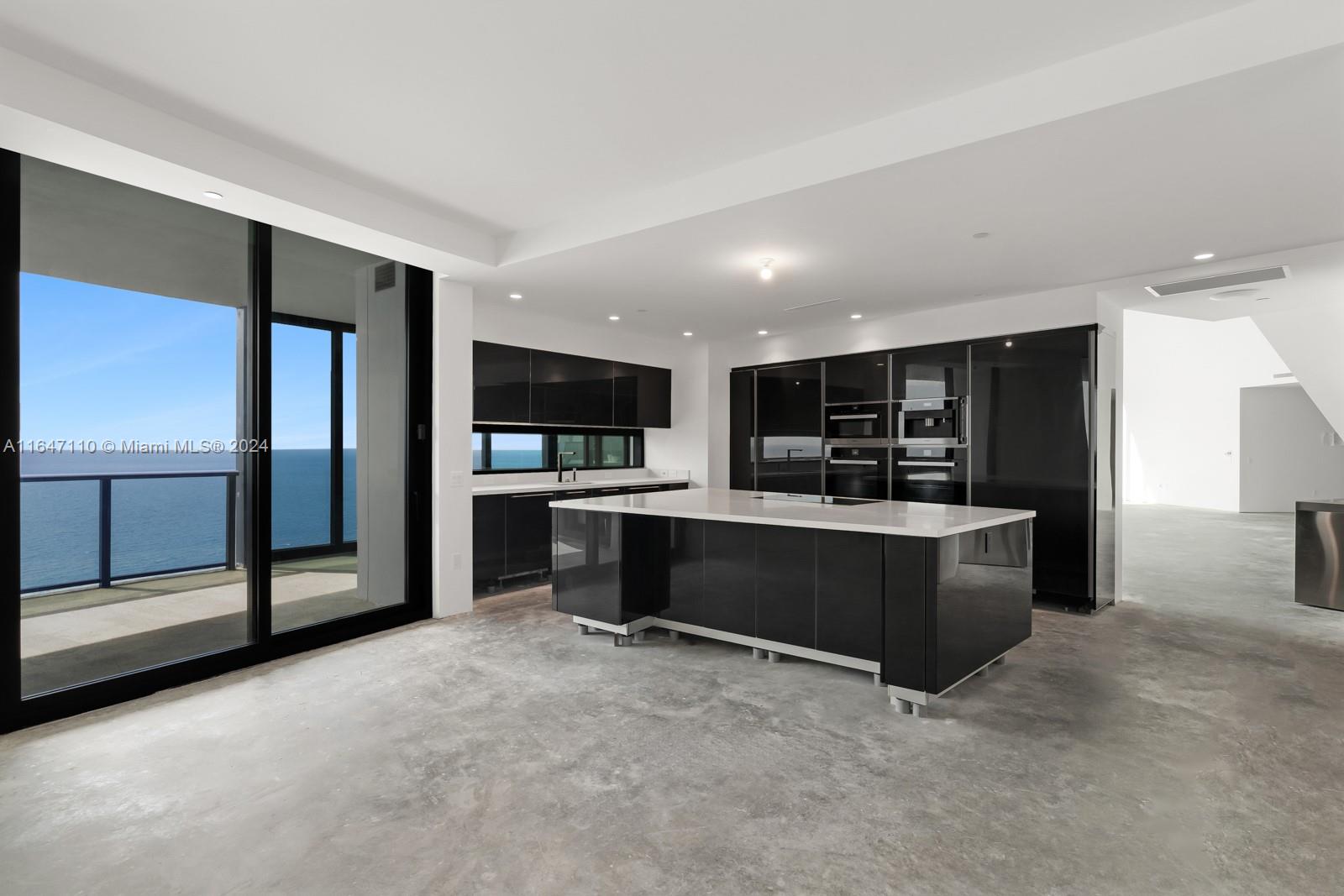 18555 Collins Ave 4401
