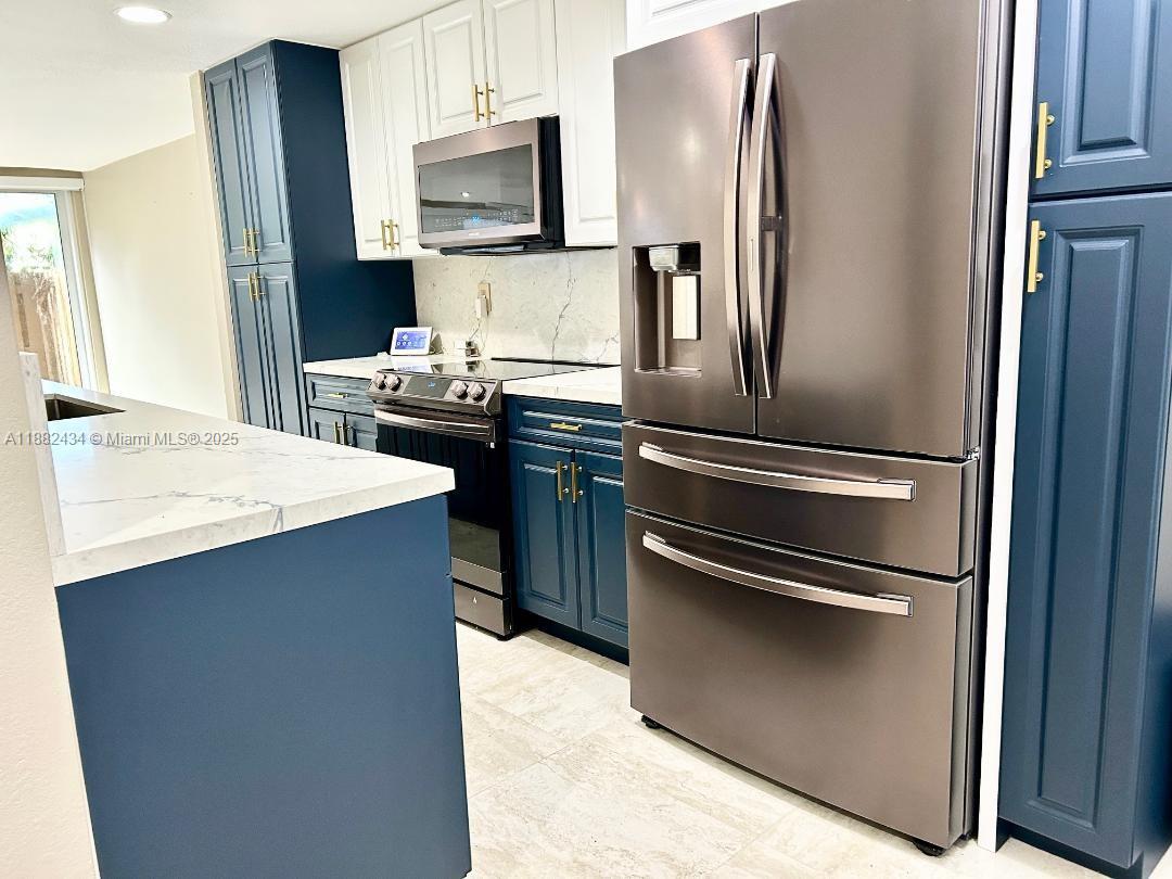 TOWNHOUSES AT JACARANDA C - Residential Lease