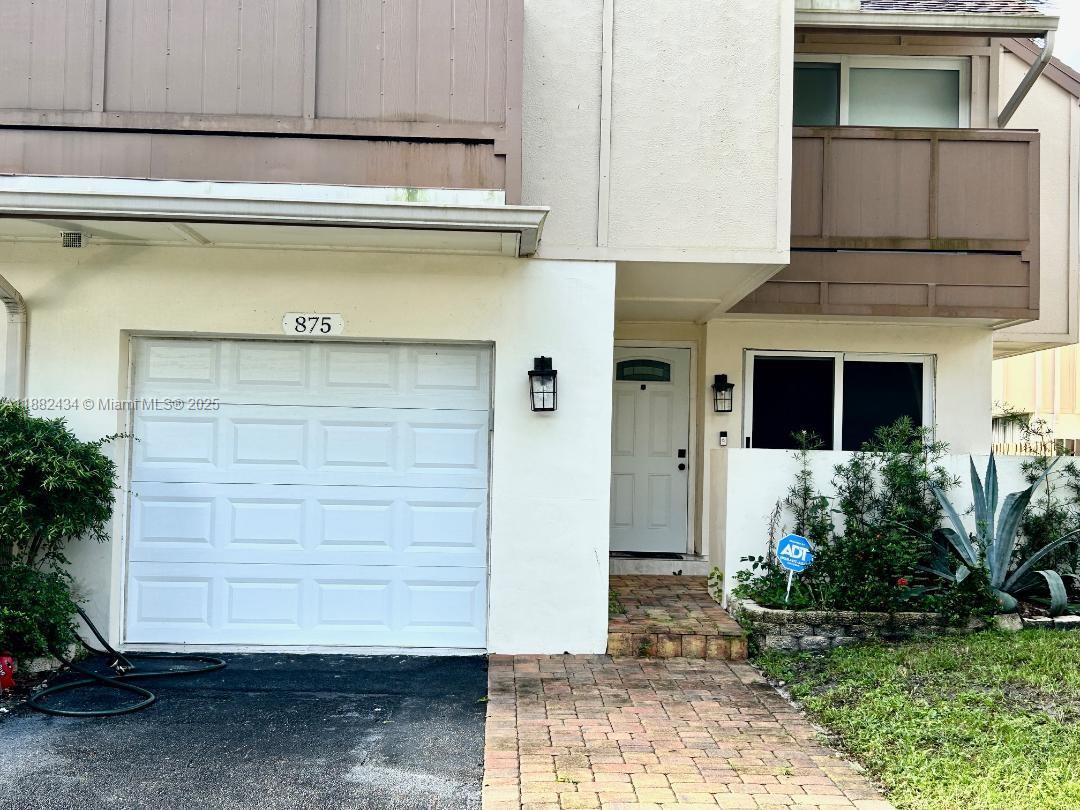 TOWNHOUSES AT JACARANDA C - Residential Lease