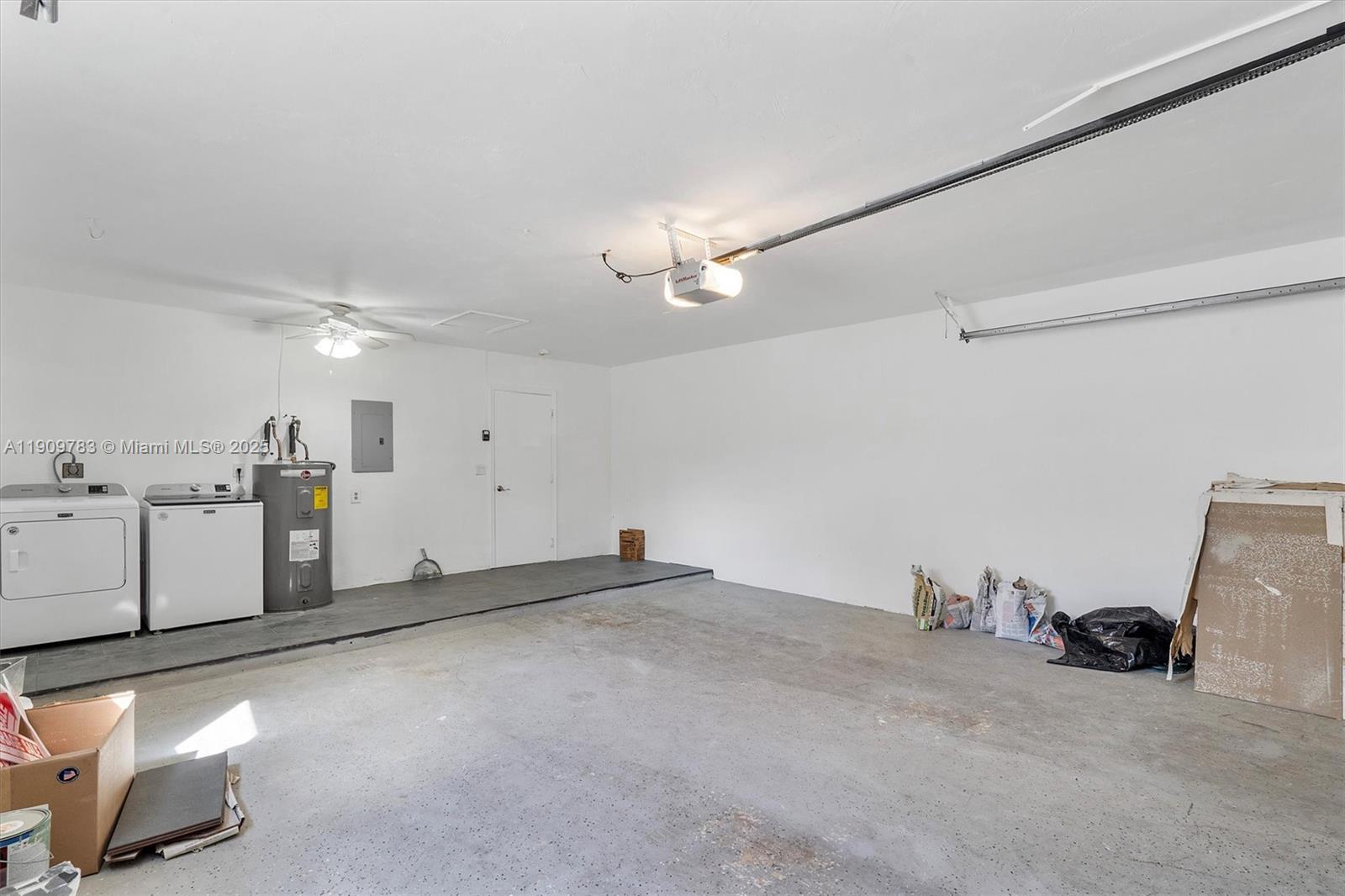 HOLLYWOOD HILLS - Residential Lease