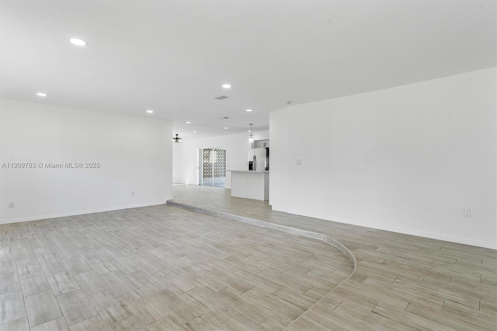 HOLLYWOOD HILLS - Residential Lease