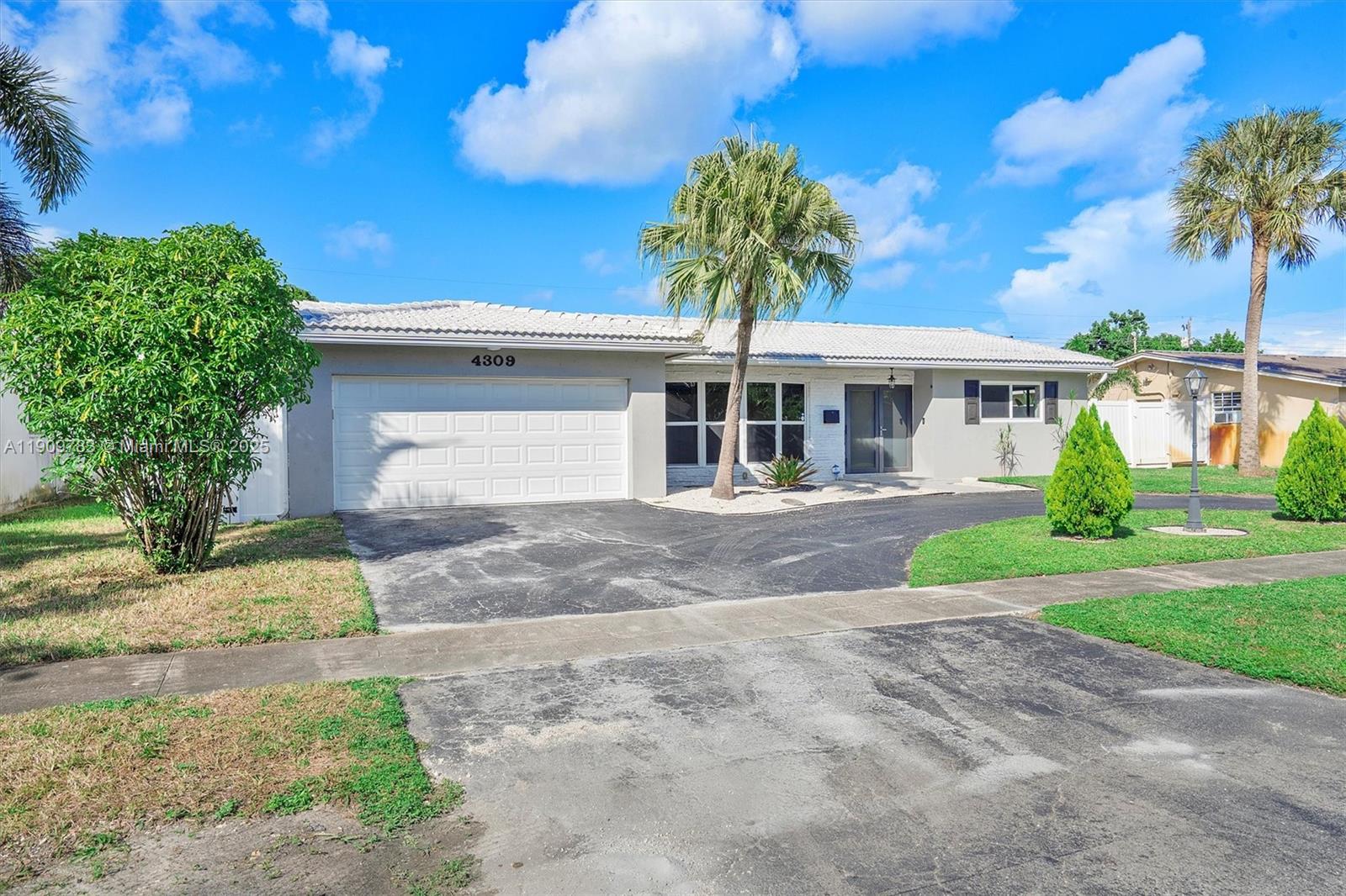 HOLLYWOOD HILLS - Residential Lease