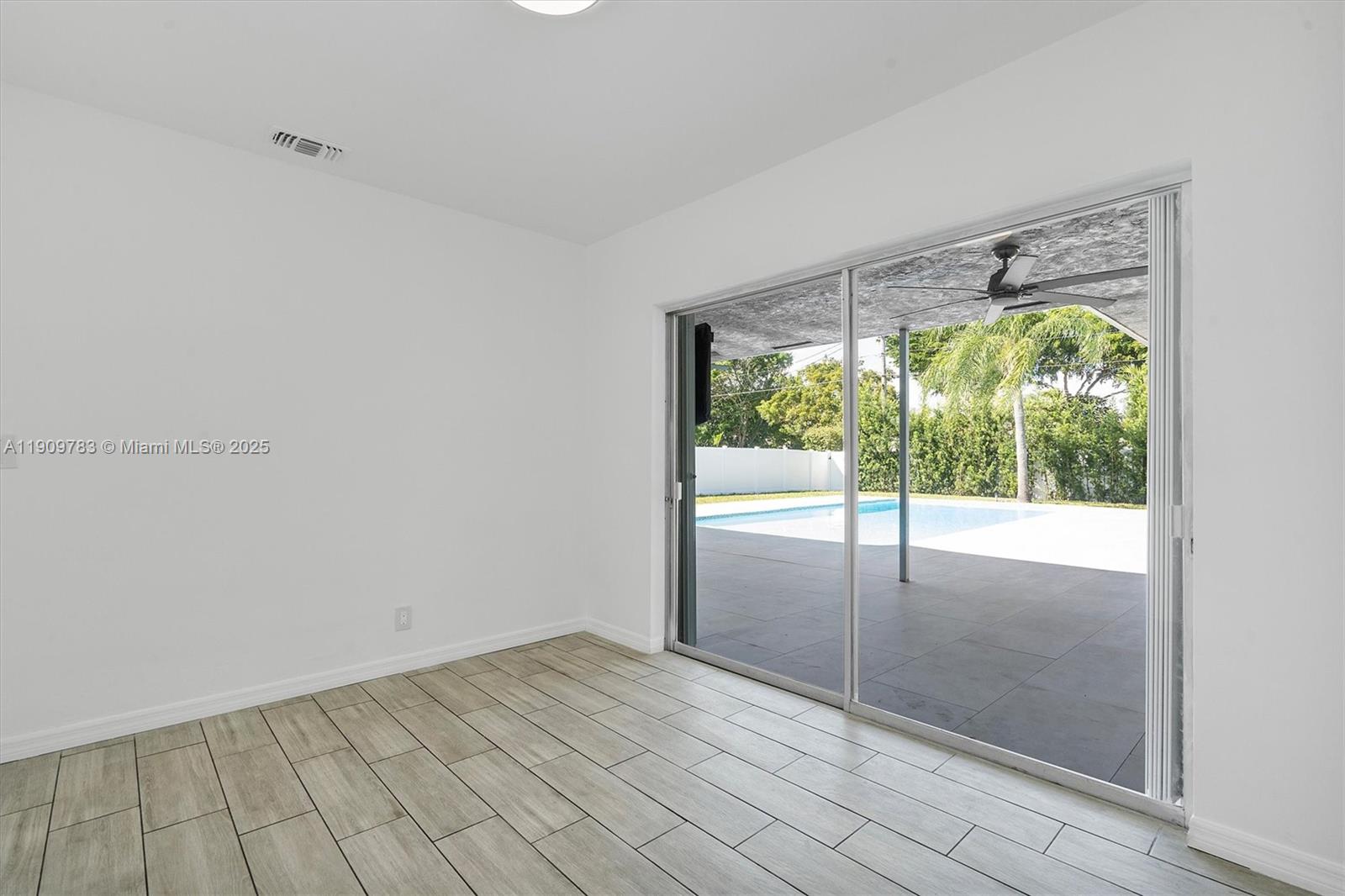 HOLLYWOOD HILLS - Residential Lease