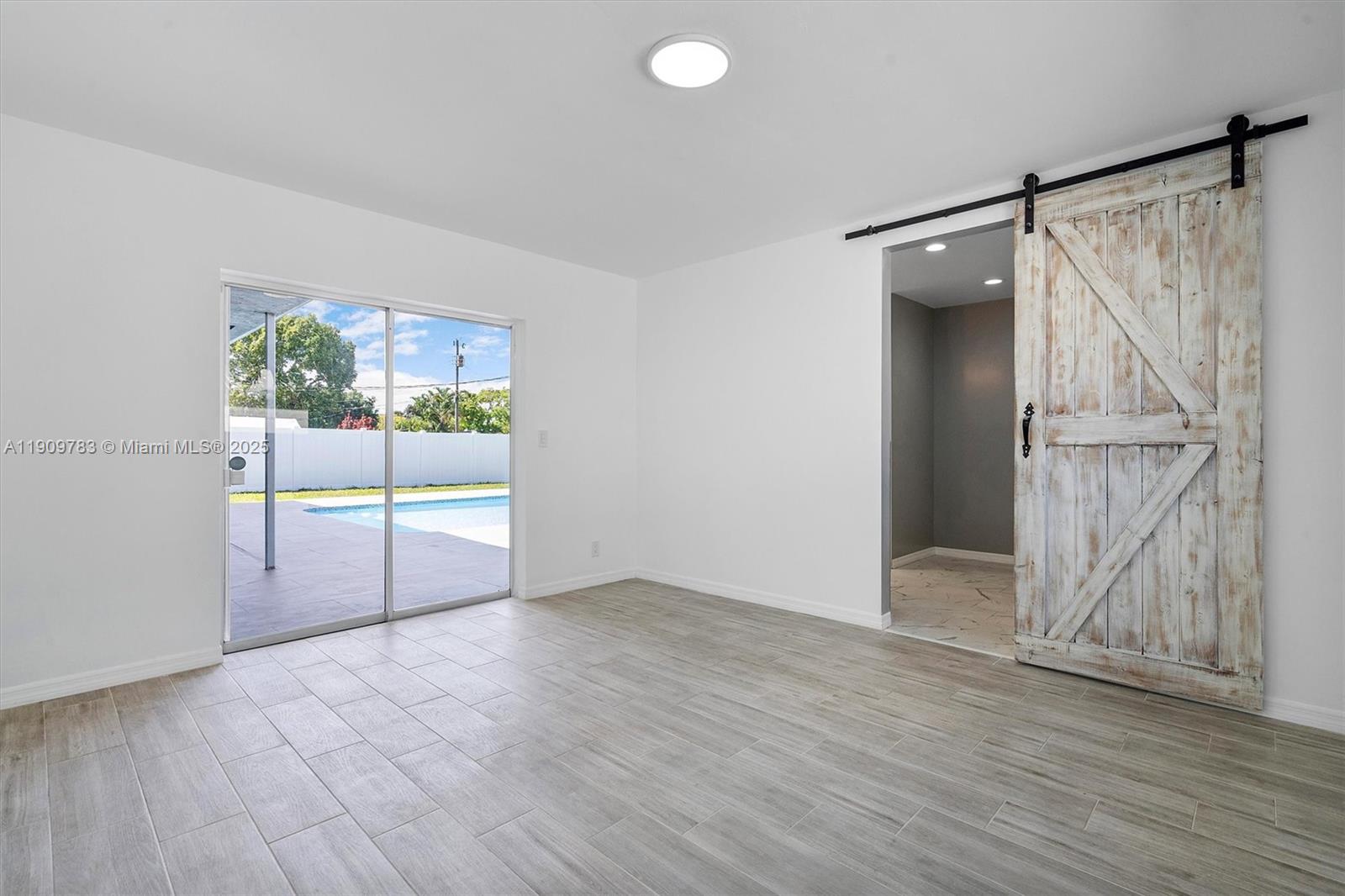 HOLLYWOOD HILLS - Residential Lease