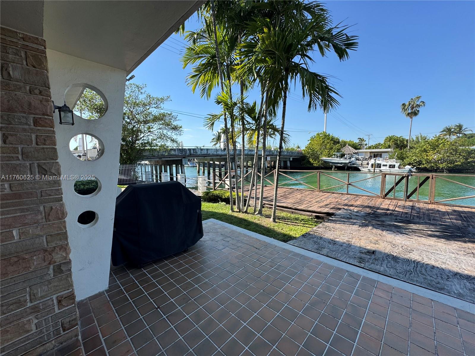 NORMANDY SHORES APTS COND - Residential