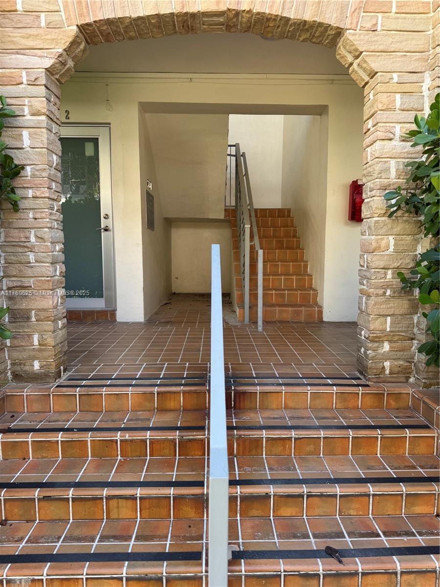 NORMANDY SHORES APTS COND - Residential