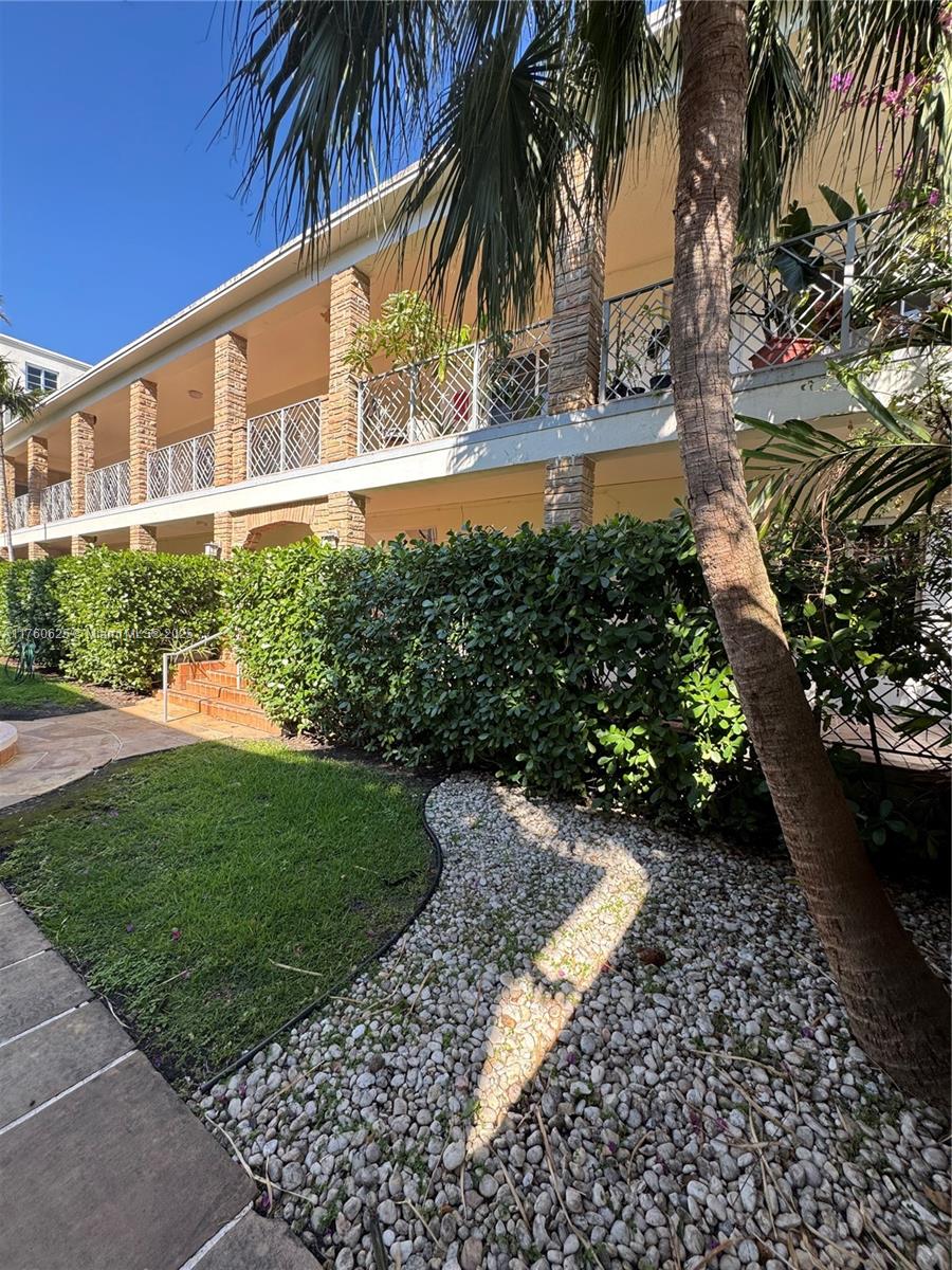 NORMANDY SHORES APTS COND - Residential