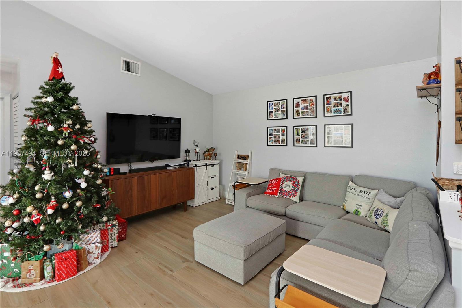 FALCONS LEA - Residential