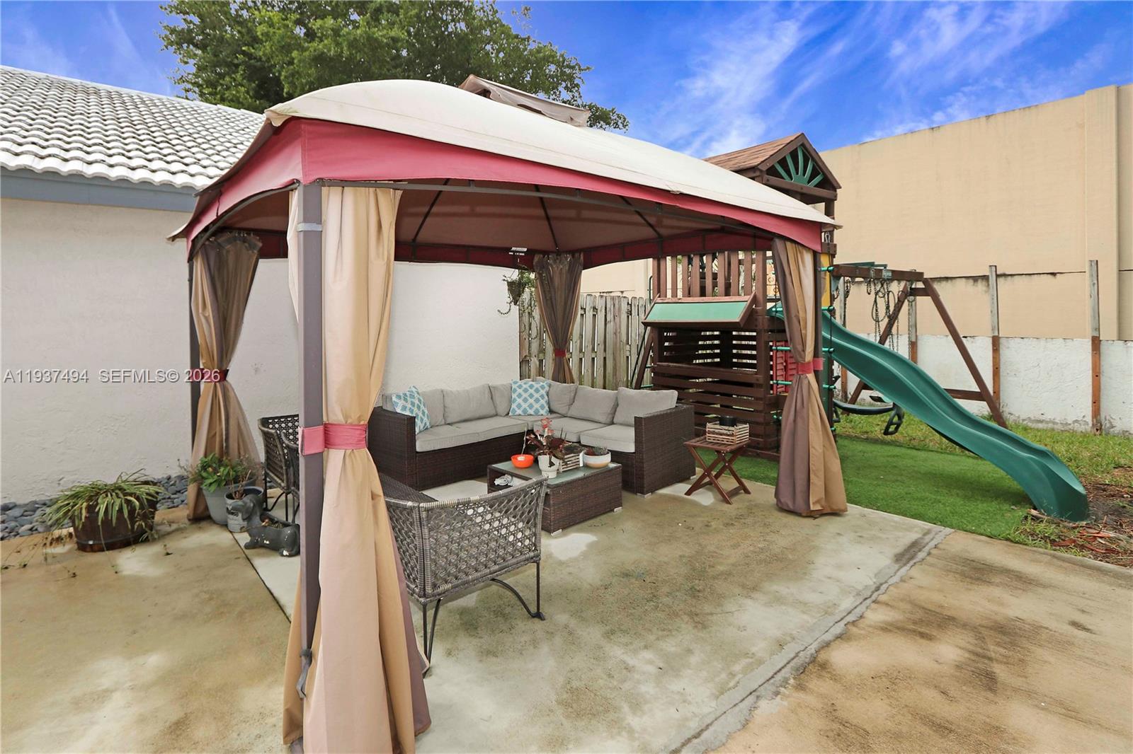 FALCONS LEA - Residential