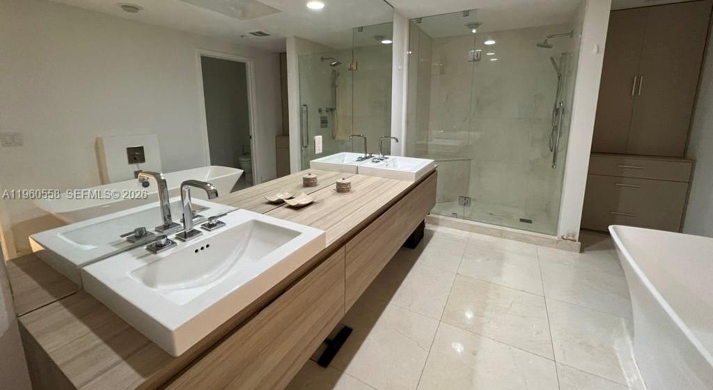 MARINA PALMS RESIDENCES N - Residential