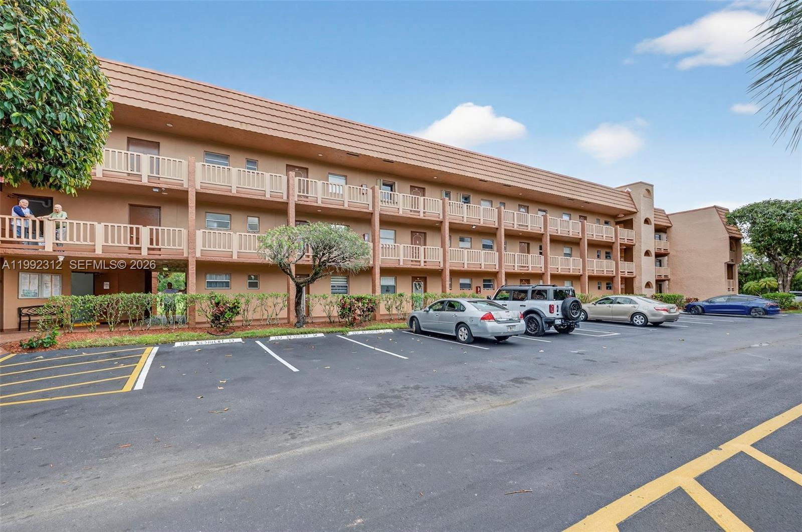 SUNRISE LAKES 152 CONDO - Residential