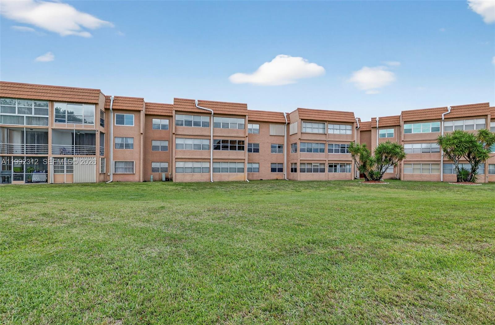 SUNRISE LAKES 152 CONDO - Residential