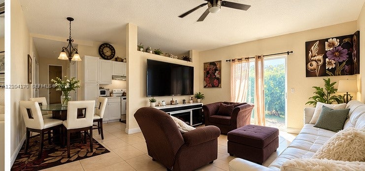 2114 E Ridge Cir E