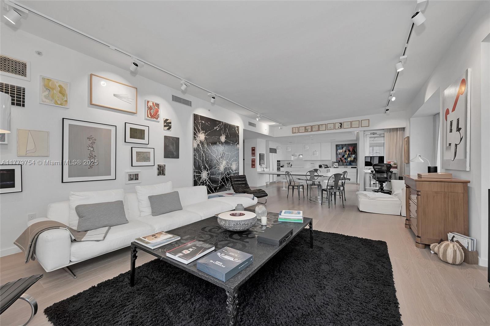 MILLENNIUM TOWER RESIDENC - Residential