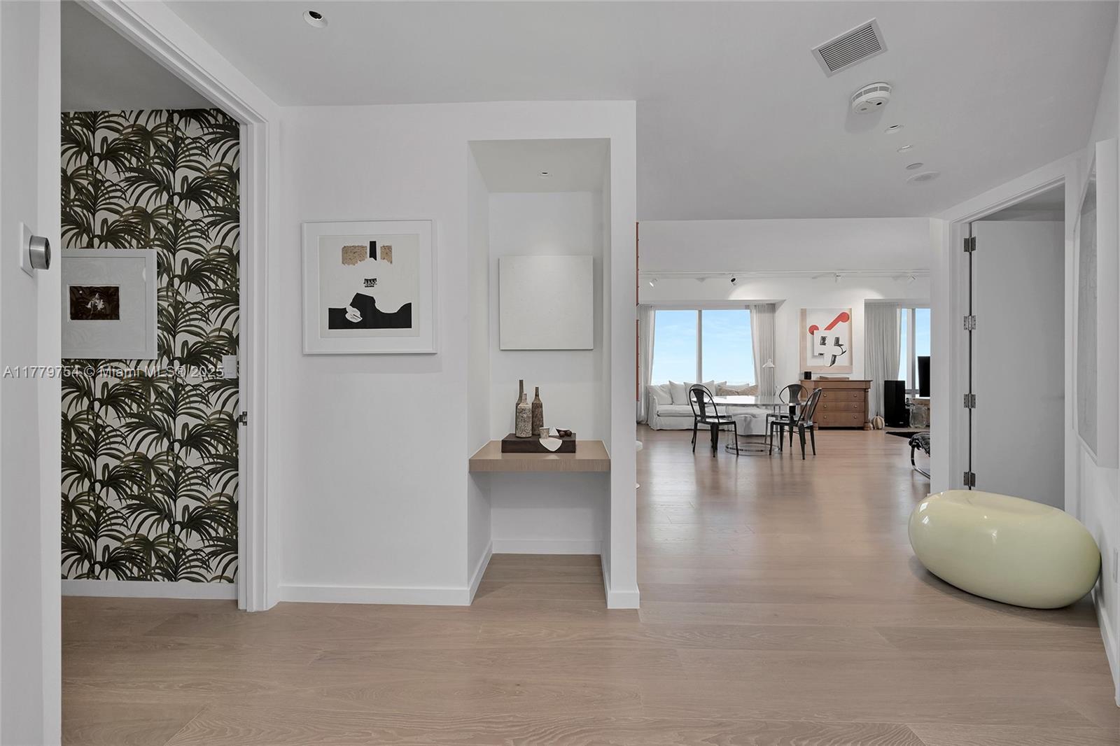 1425 Brickell Ave 61E