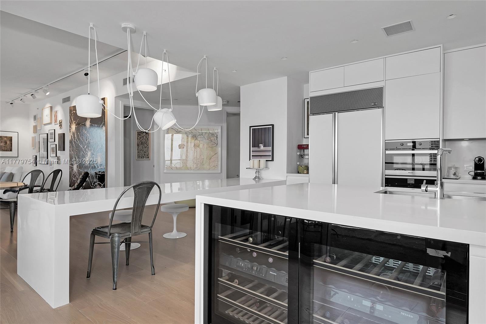 MILLENNIUM TOWER RESIDENC - Residential