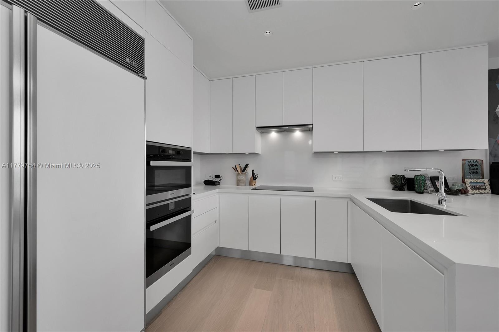 MILLENNIUM TOWER RESIDENC - Residential
