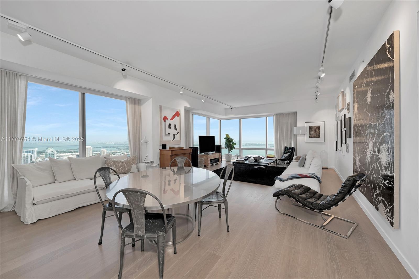MILLENNIUM TOWER RESIDENC - Residential