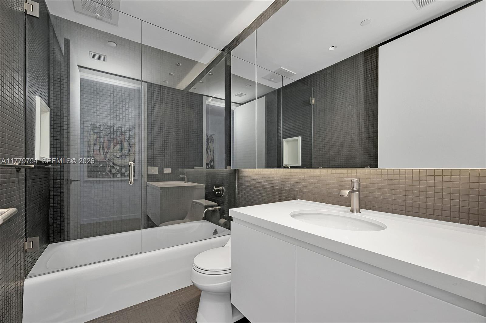 MILLENNIUM TOWER RESIDENC - Residential