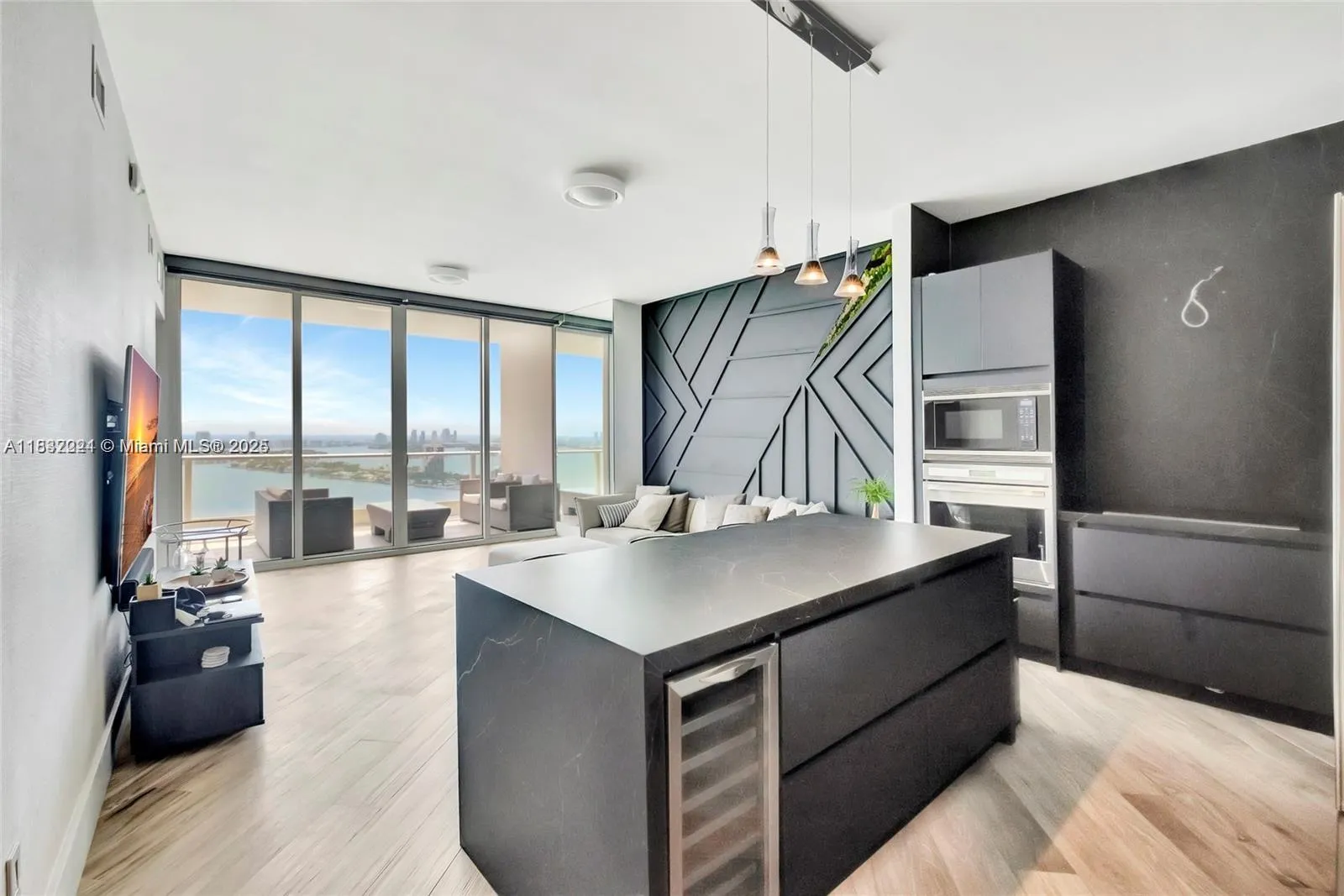 Miami, Florida 33137, United States, 2 Bedrooms Bedrooms, ,2 BathroomsBathrooms,Residential,Active,162411