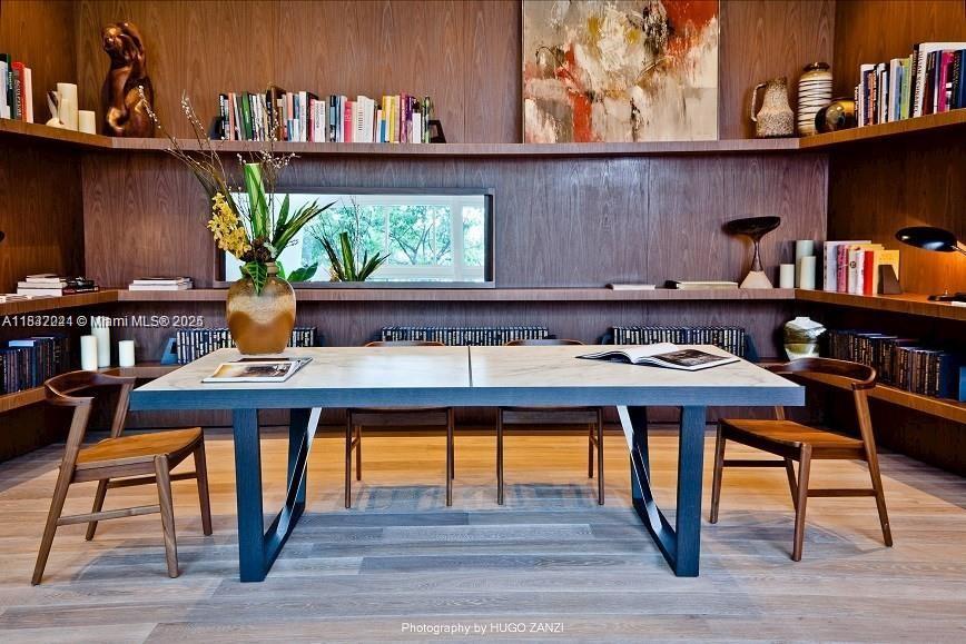 PARAMOUNT BAY CONDO - Residential