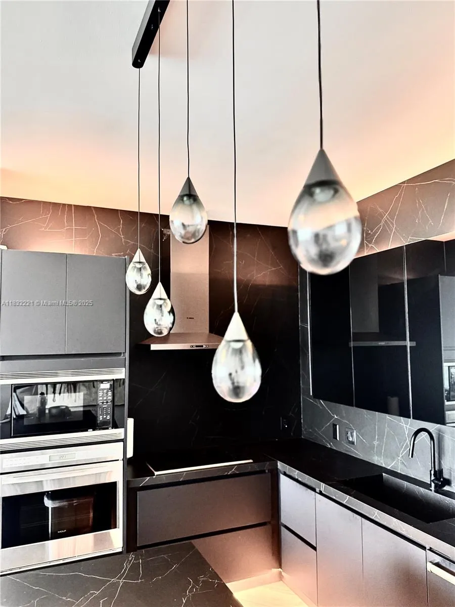 Miami, Florida 33137, United States, 2 Bedrooms Bedrooms, ,2 BathroomsBathrooms,Residential,Active,162411