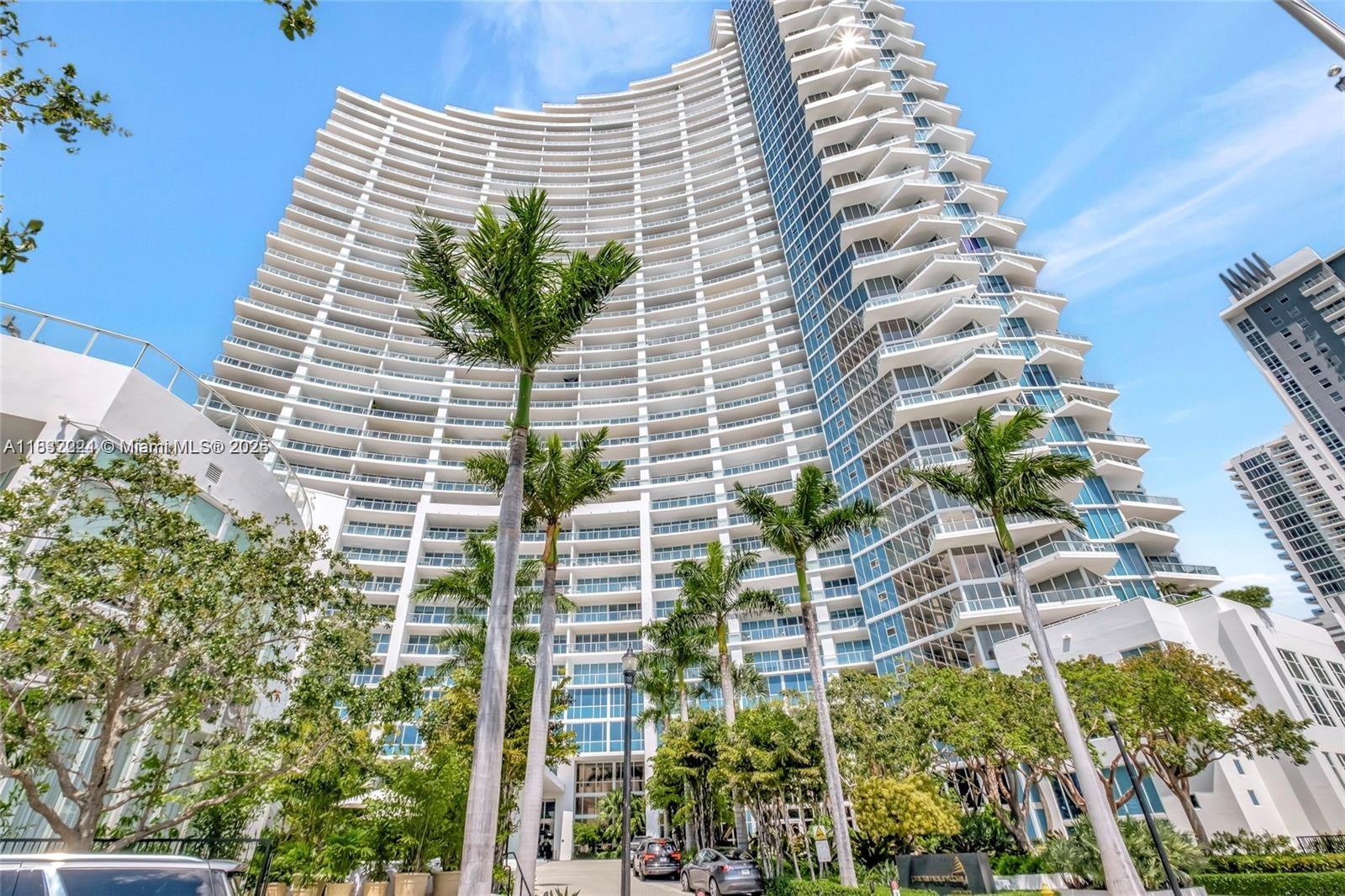 PARAMOUNT BAY CONDO - Residential